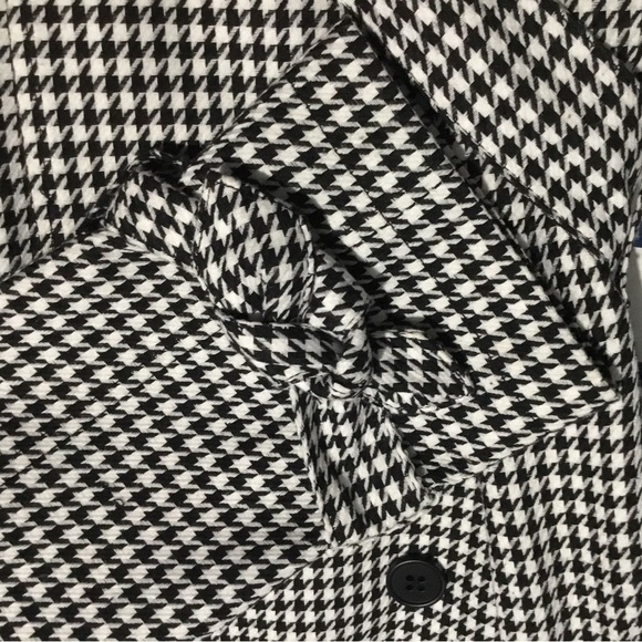BCBG Houndstooth Trench Jacket - Picture 5 of 7